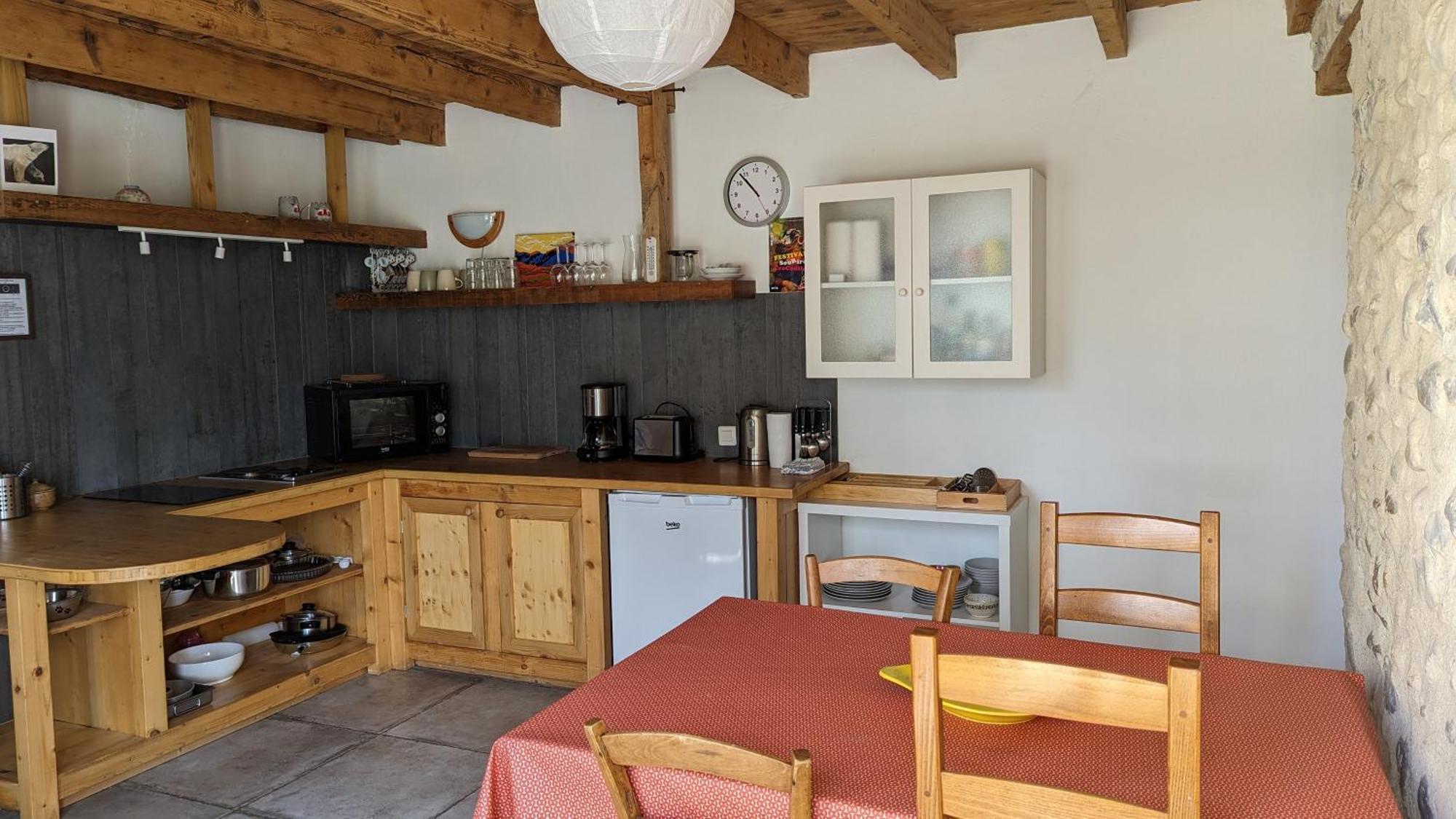 Rez-De-Jardin Independant Dans Ferme Maraichere Bio Avec Grand Jardin Privatif Clos Et Arbore Crest Kültér fotó
